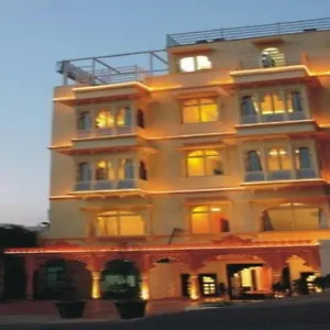 2* Hotel Mahima Palace